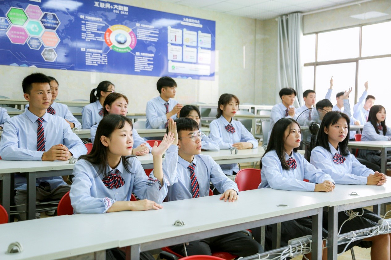 初中毕业读技校学什么<a href=http://njxh.cn target=_blank class=infotextkey>专业</a>好？