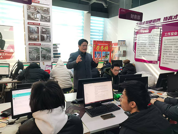 锚定职业航向 赋能智造未来——南京新华程老师为智能制造专业学子开展就业指导课